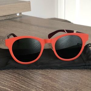 Céline Mila sunnies in red!